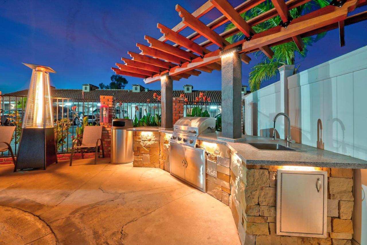 Traveler'S Inn Williams, Ca Modern Renovated Hotel エクステリア 写真