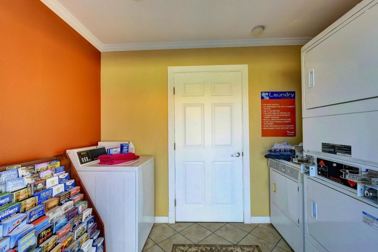 Traveler'S Inn Williams, Ca Modern Renovated Hotel エクステリア 写真